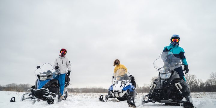 Värmande skoterbyxor för kalla vinteräventyr